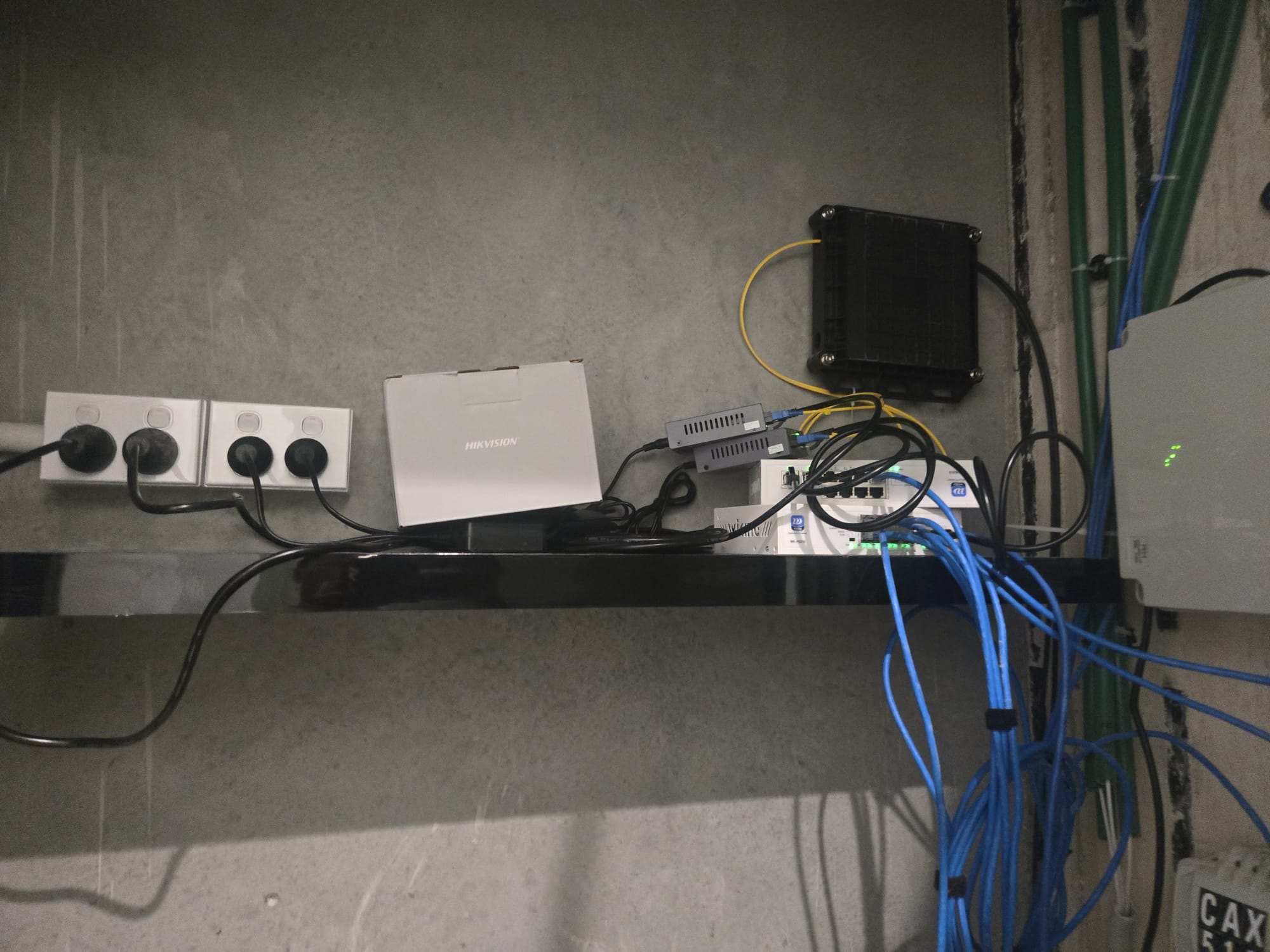 Cat6 and WiFi access point install in Auckland